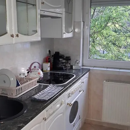 Pero Apartman Апартаменты *