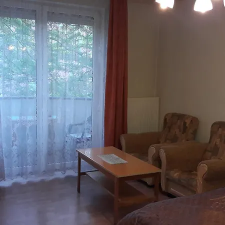 Pero Apartman Апартаменты