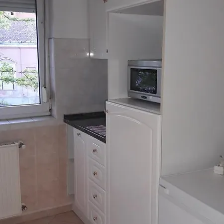 Апартаменты Pero Apartman Дебрецен