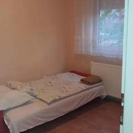 Pero Apartman Апартаменты *