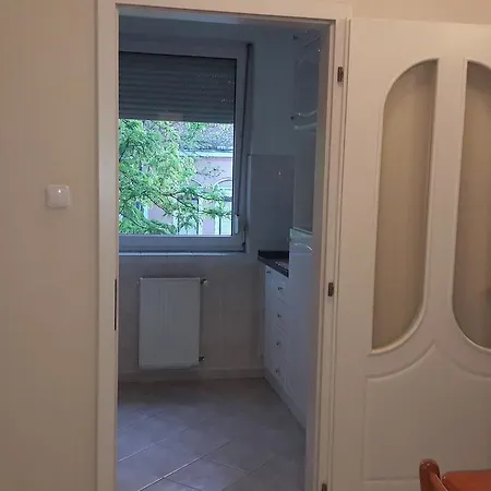 Pero Apartman Апартаменты